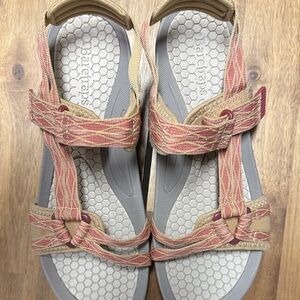 BareTraps Women's Striped Tan and Red Sandals